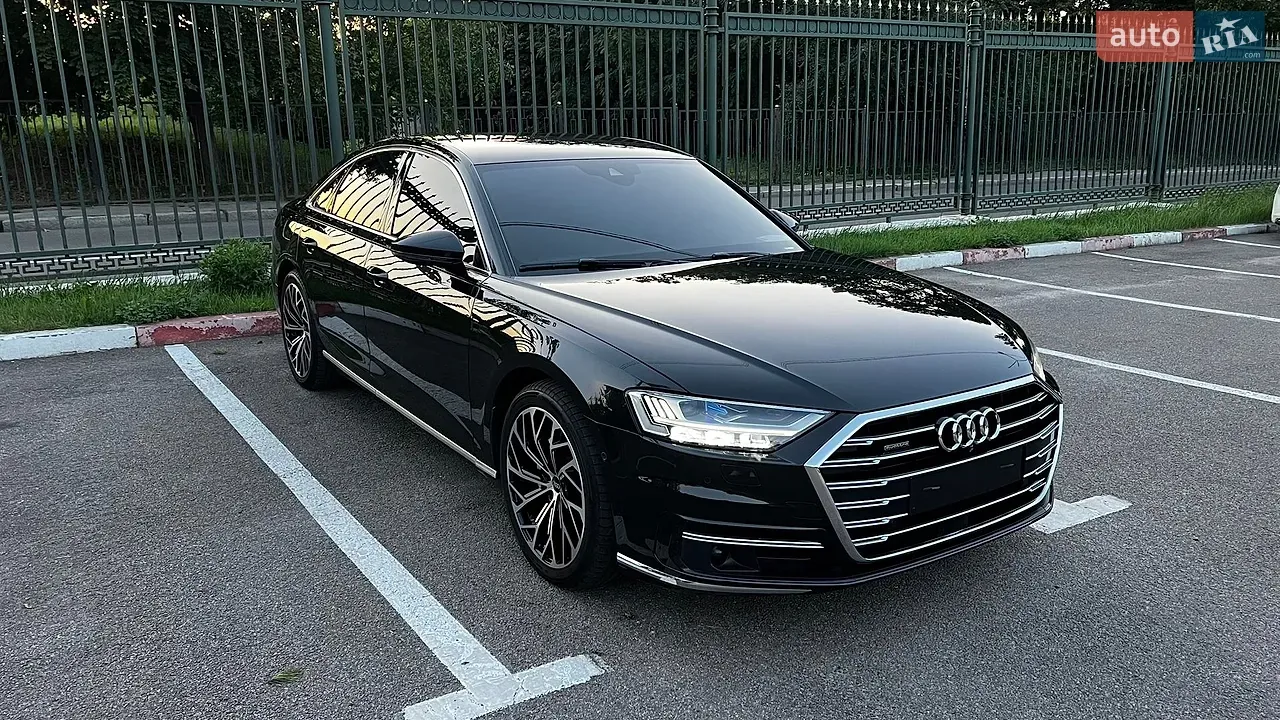 Audi A8 2018 photo 2