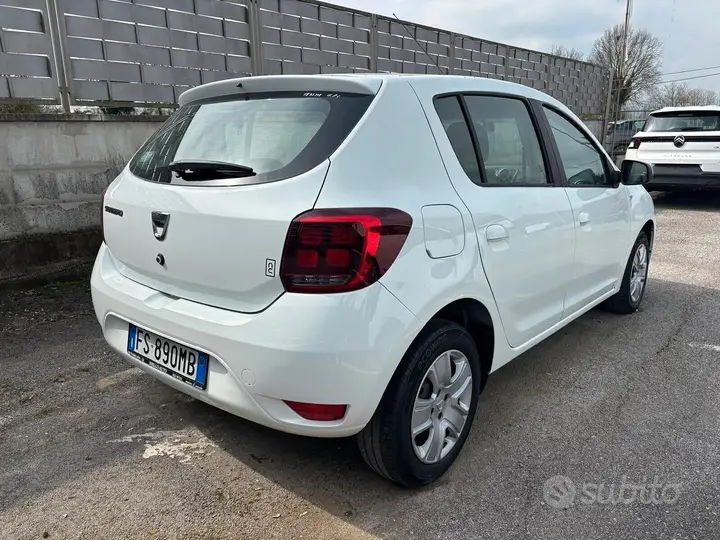 Dacia Sandero 2018 photo 3