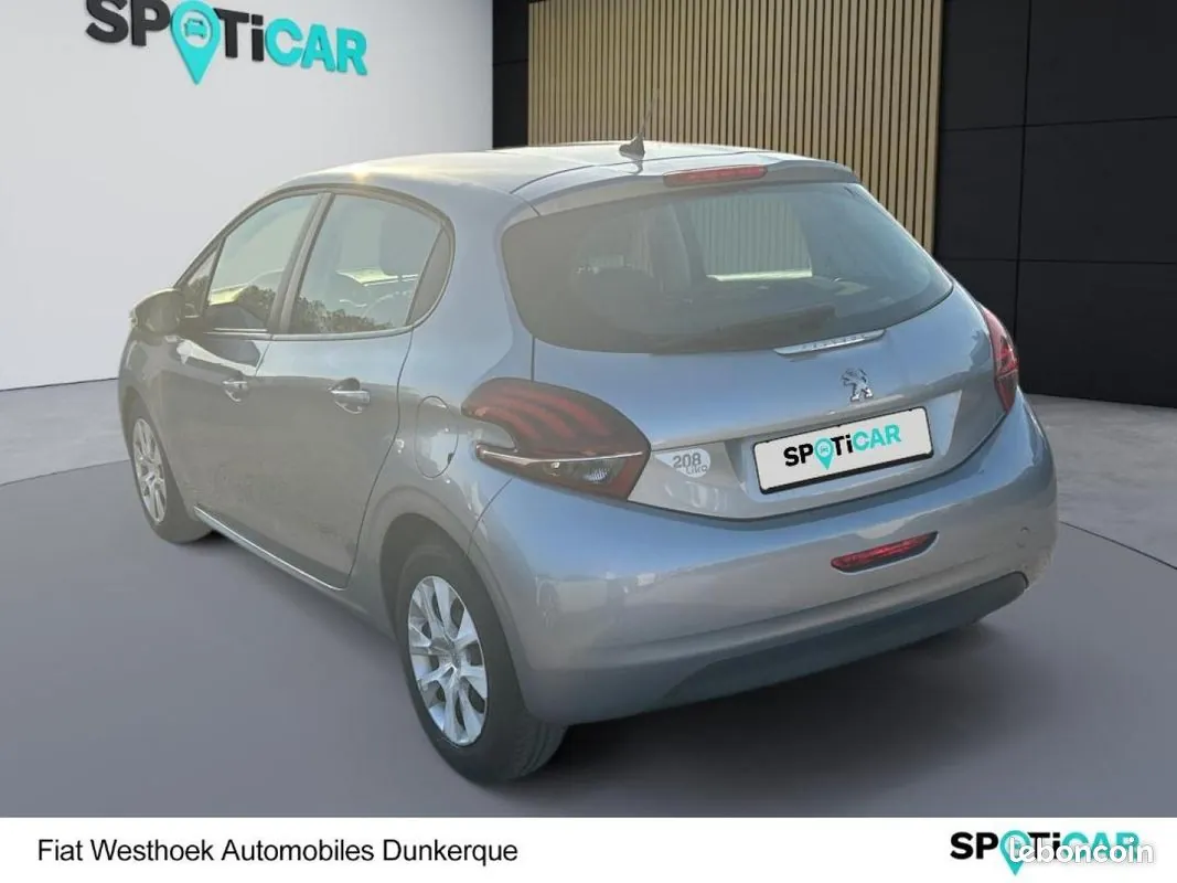 Peugeot 208 2019 photo 3
