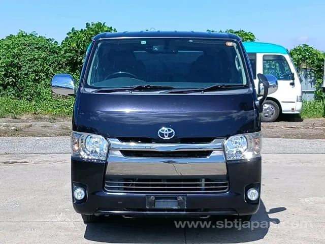 Toyota Hiace 2015 photo 2