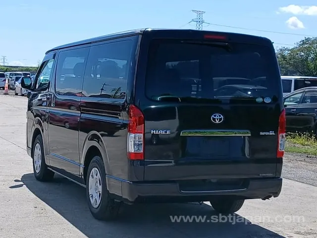 Toyota Hiace 2015 photo 5