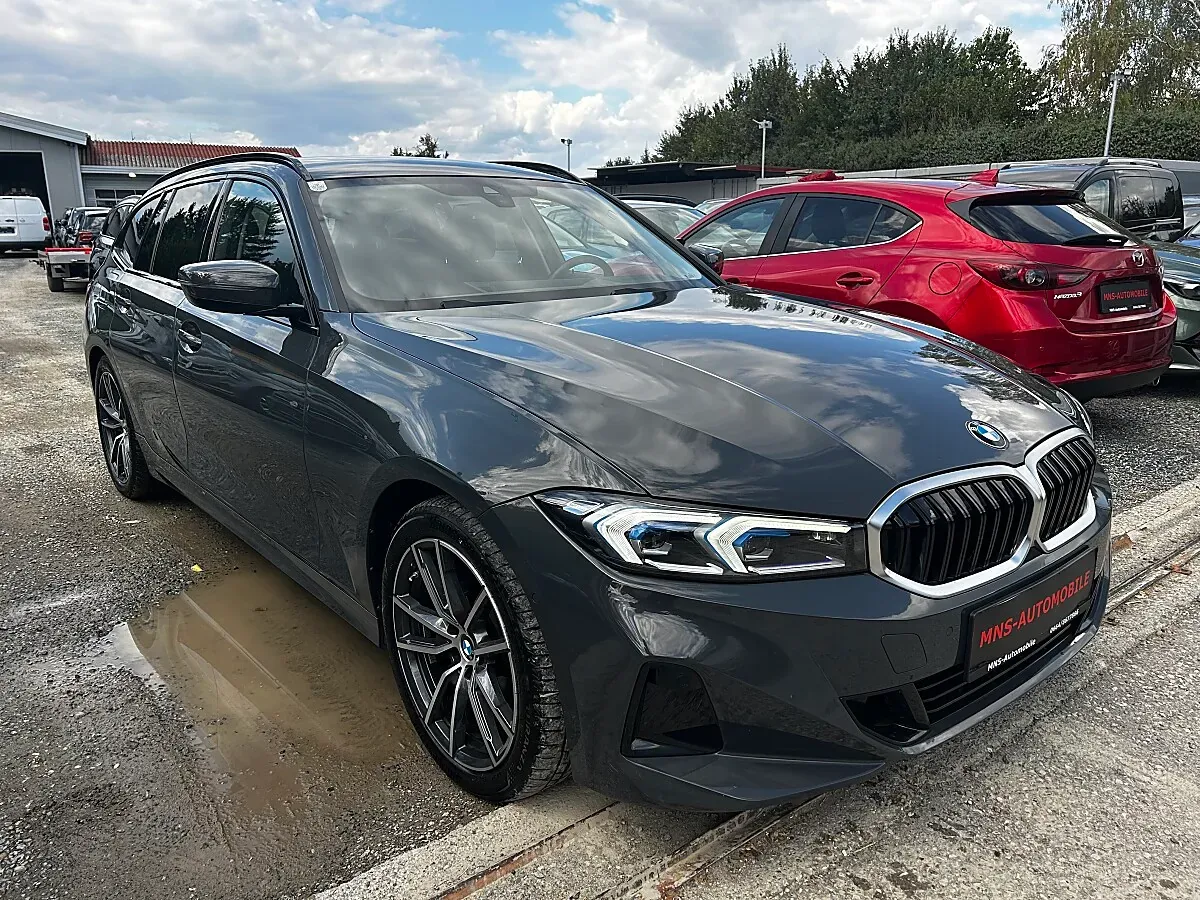 BMW 3 Series 2024 photo 3