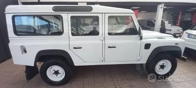 Land Rover Defender 2014 photo 2