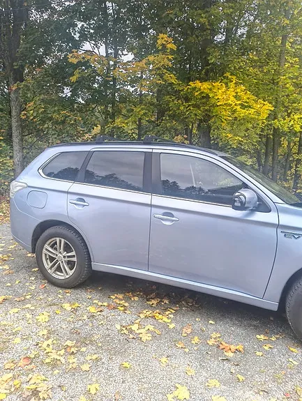 Mitsubishi Outlander 2014 photo 2