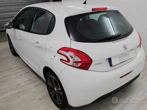 Peugeot 208 2014 photo 3