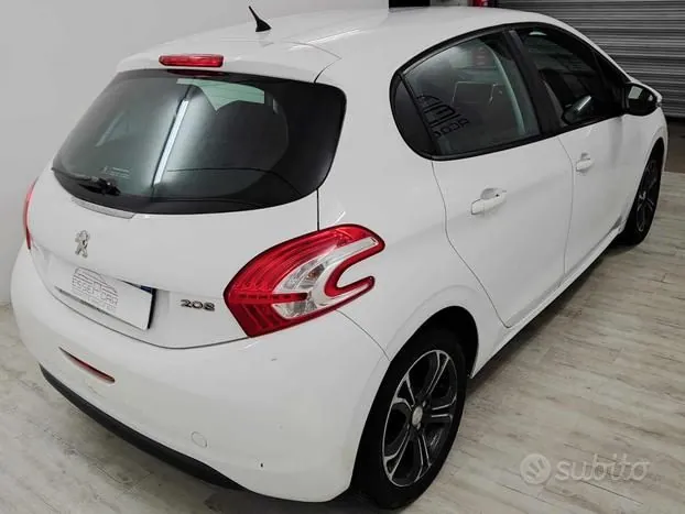 Peugeot 208 2014 photo 4