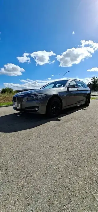 BMW 5 Series 2012 photo 2