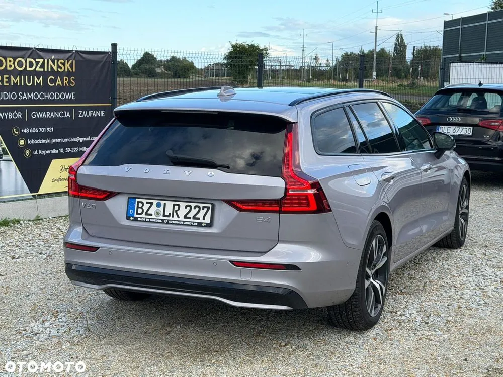 Volvo V60 2025 photo 2