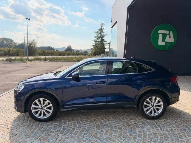 Audi Q3 2022 photo 3