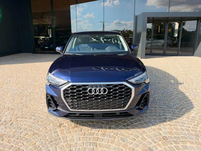 Audi Q3 2022 photo 4