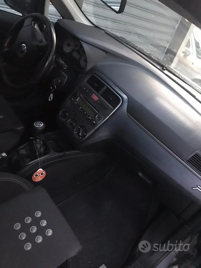 Fiat Grande Punto 2006 photo 5