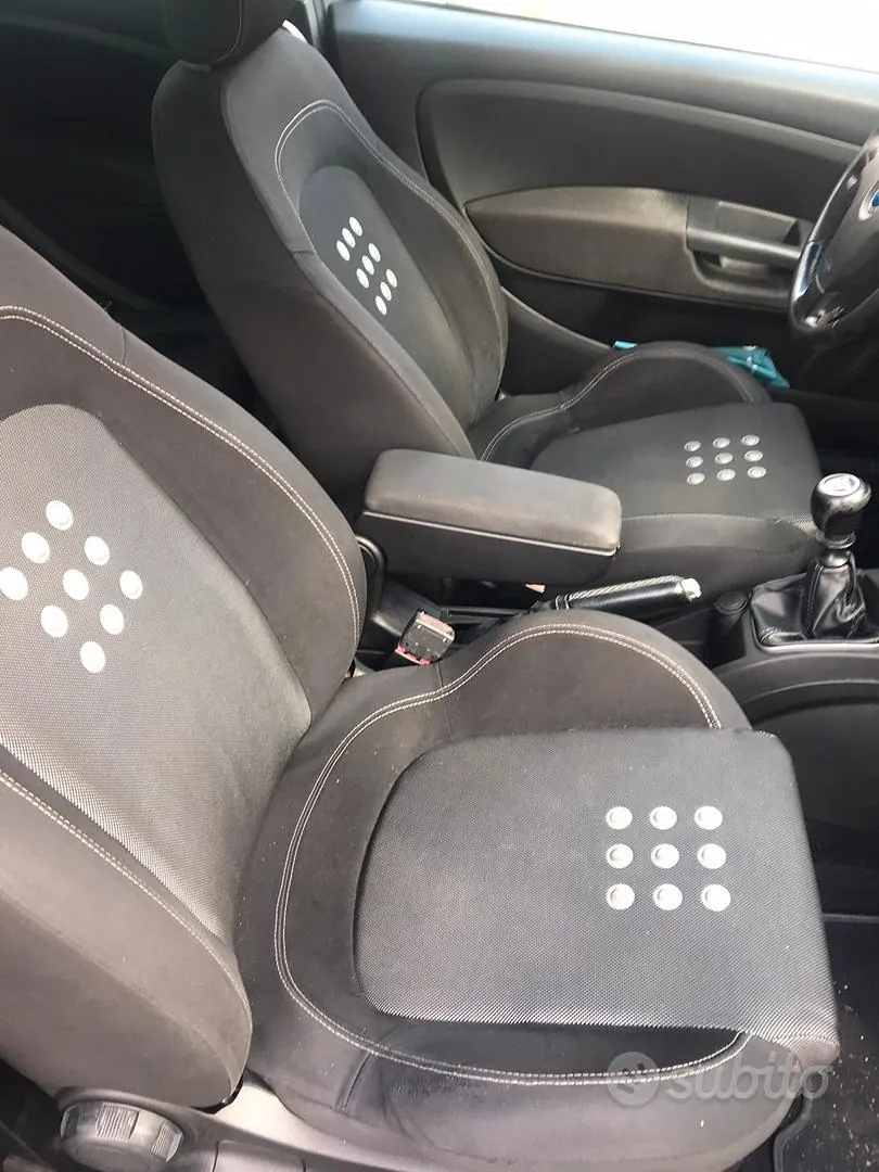 Fiat Grande Punto 2006 photo 4