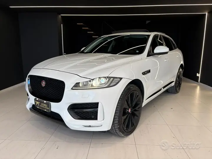 Jaguar F-Pace 2016 photo 2