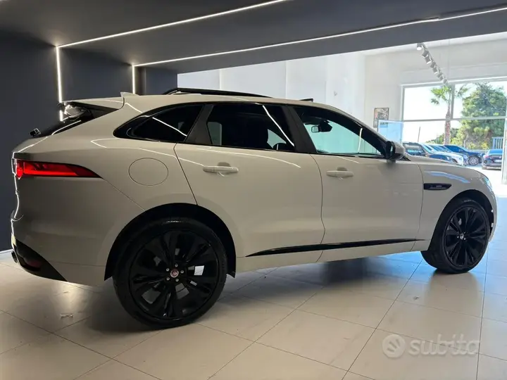 Jaguar F-Pace 2016 photo 5