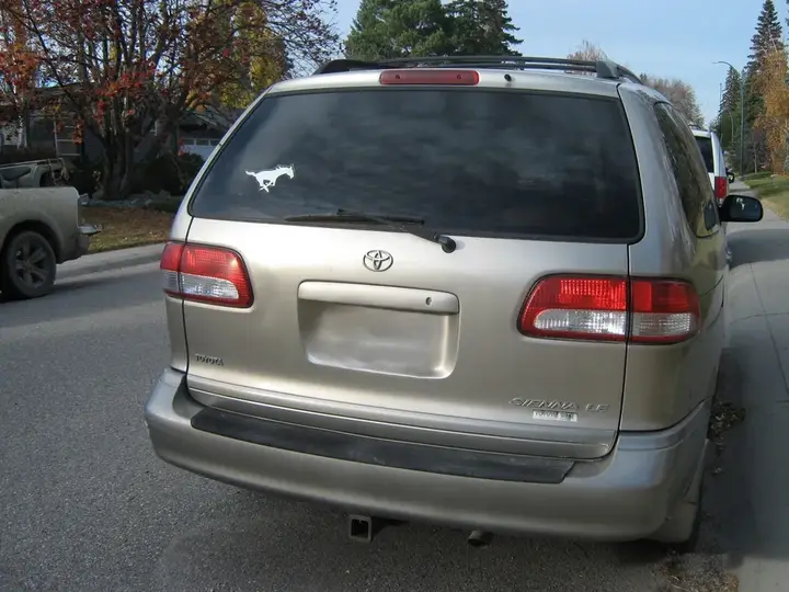 Toyota Sienna 2001 photo 5