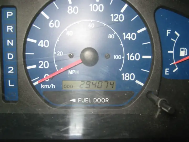 Toyota Sienna 2001 photo 2