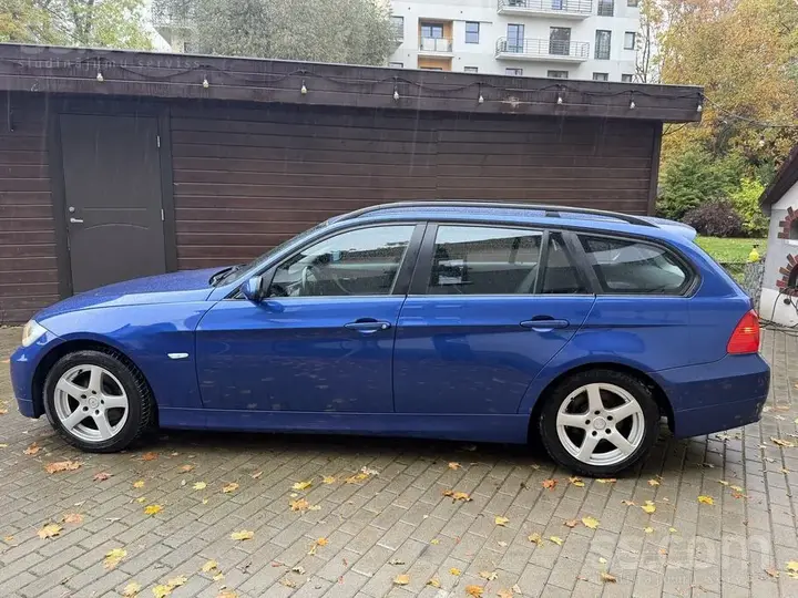 BMW 320D 2006 photo 2