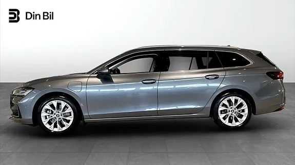Skoda Superb 2026 photo 2