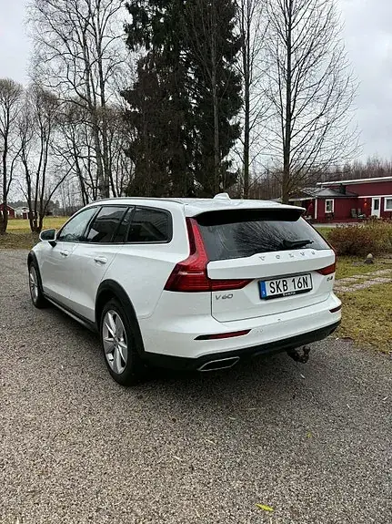 Volvo V60 Cross Country 2020 photo 3