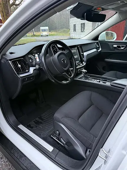 Volvo V60 Cross Country 2020 photo 2
