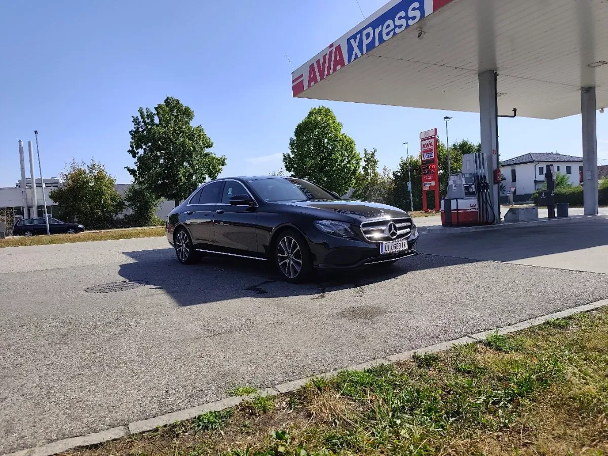 Mercedes-Benz E-Class 2018 photo 3