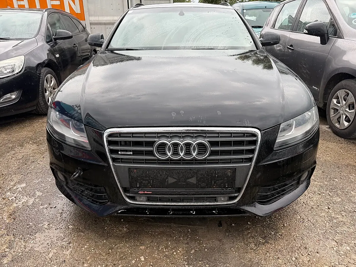 Audi A4 2011 photo 2