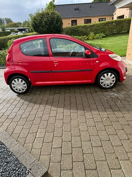 Peugeot 107 2008 photo 3