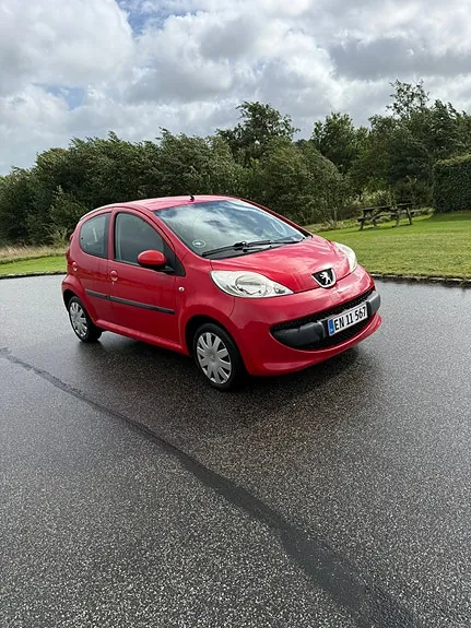 Peugeot 107 2008 photo 2