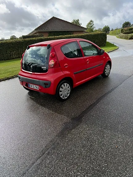 Peugeot 107 2008 photo 4