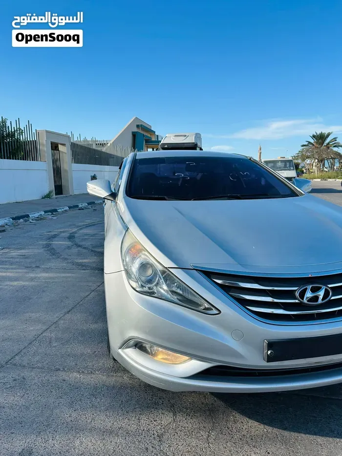 Hyundai Sonata 2012 photo 2