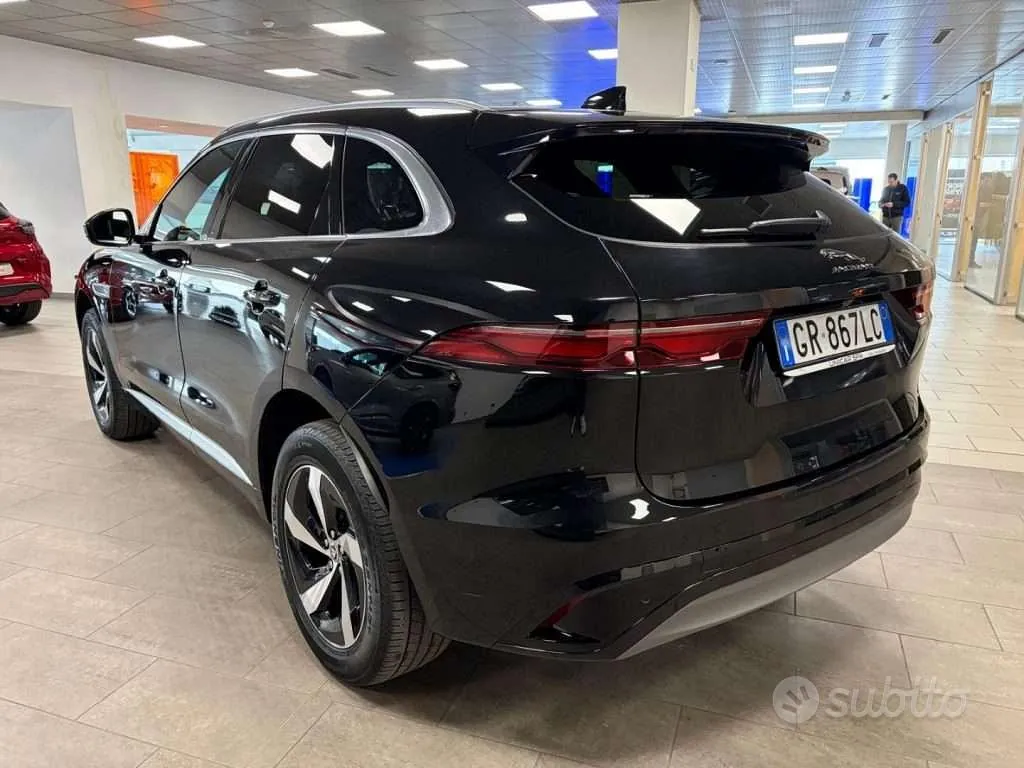 Jaguar F-Pace 2024 photo 5