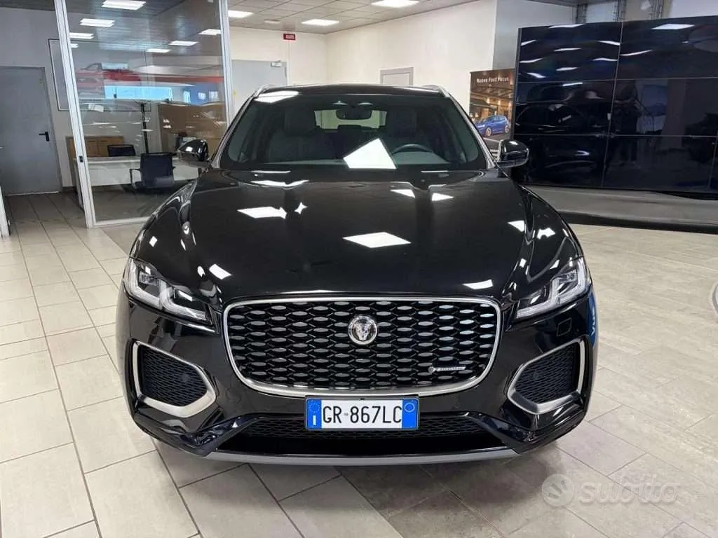 Jaguar F-Pace 2024 photo 2