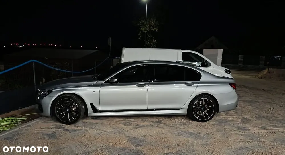 BMW Seria 7 740Li