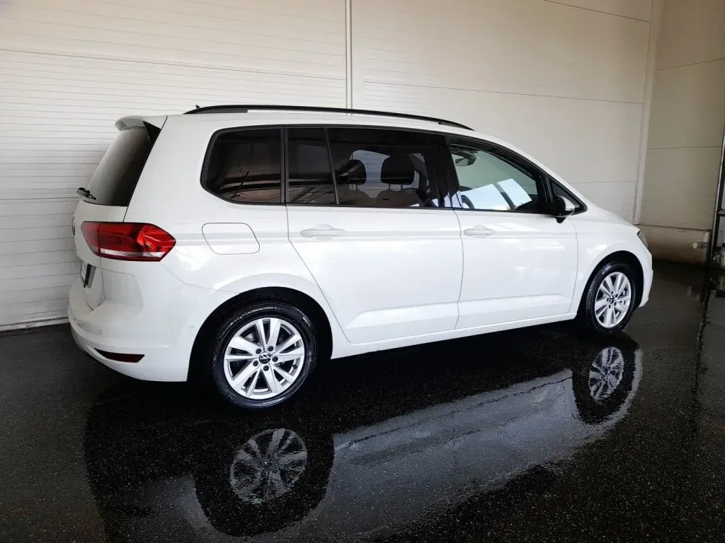 Volkswagen Touran 2022 photo 2