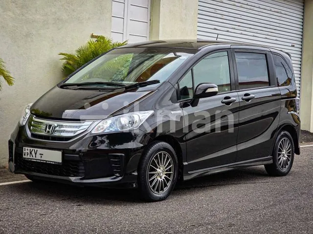 Honda Freed 2013 photo 4