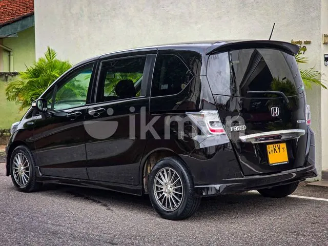Honda Freed 2013 photo 2