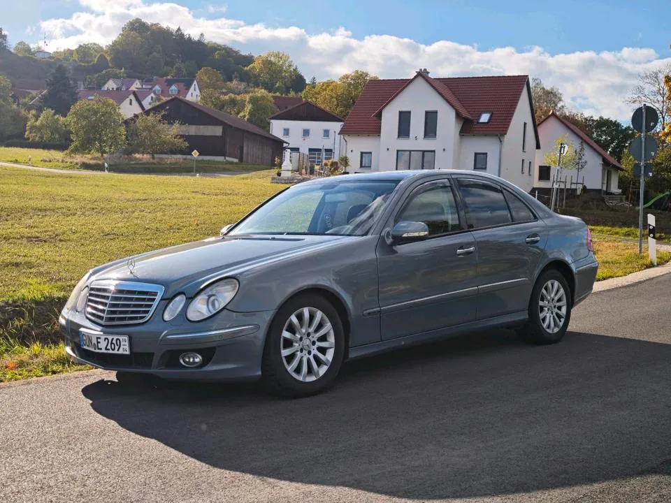 Mercedes-Benz W211