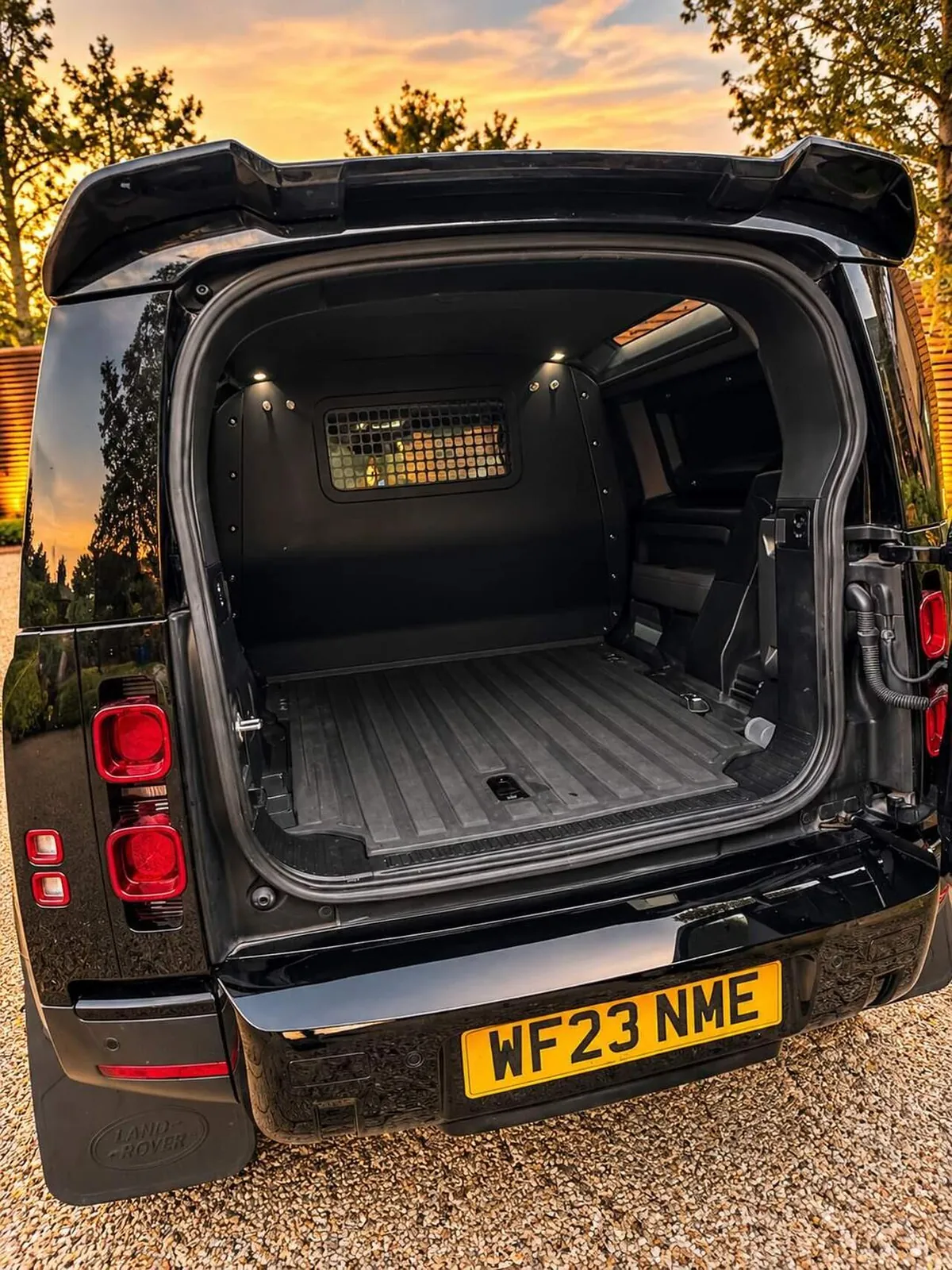 Land Rover Defender 90 2023 photo 3