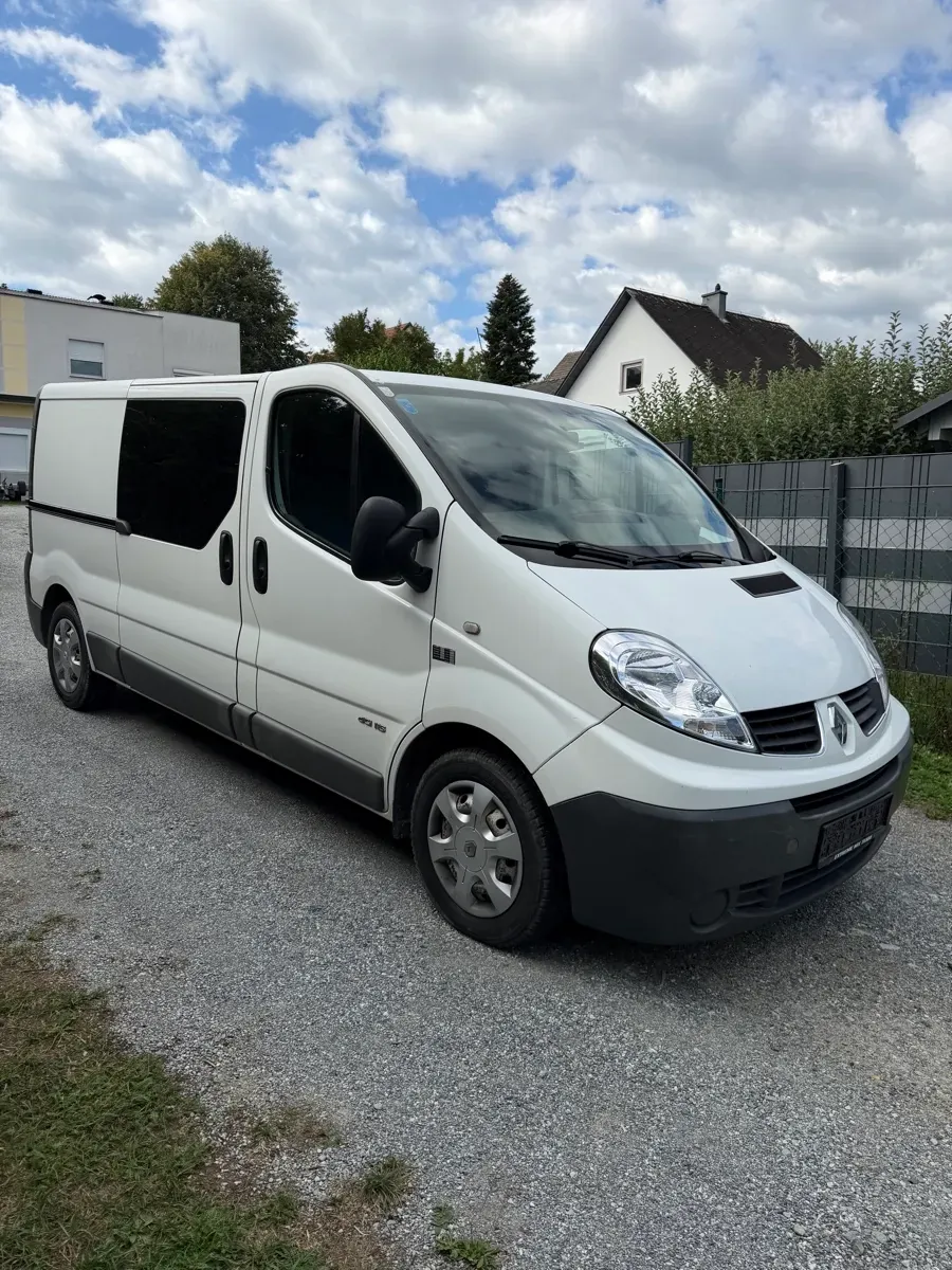 Renault Trafic 2013 photo 3
