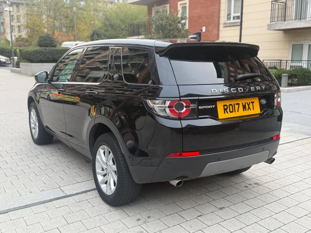 Land Rover Discovery Sport 2017 photo 2