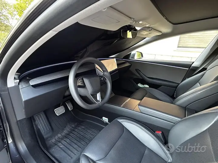 Tesla Model 3 2025 photo 4