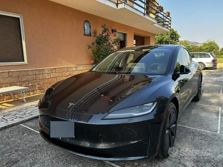 Tesla Model 3 2025 photo 3
