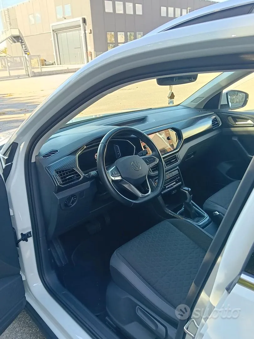 Volkswagen T-Cross 2023 photo 5