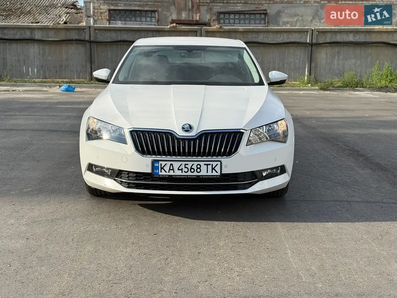 Skoda Superb 2018 photo 2