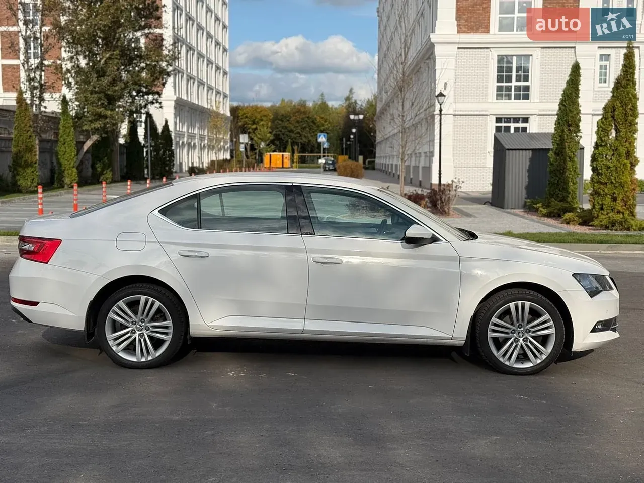 Skoda Superb 2018 photo 4