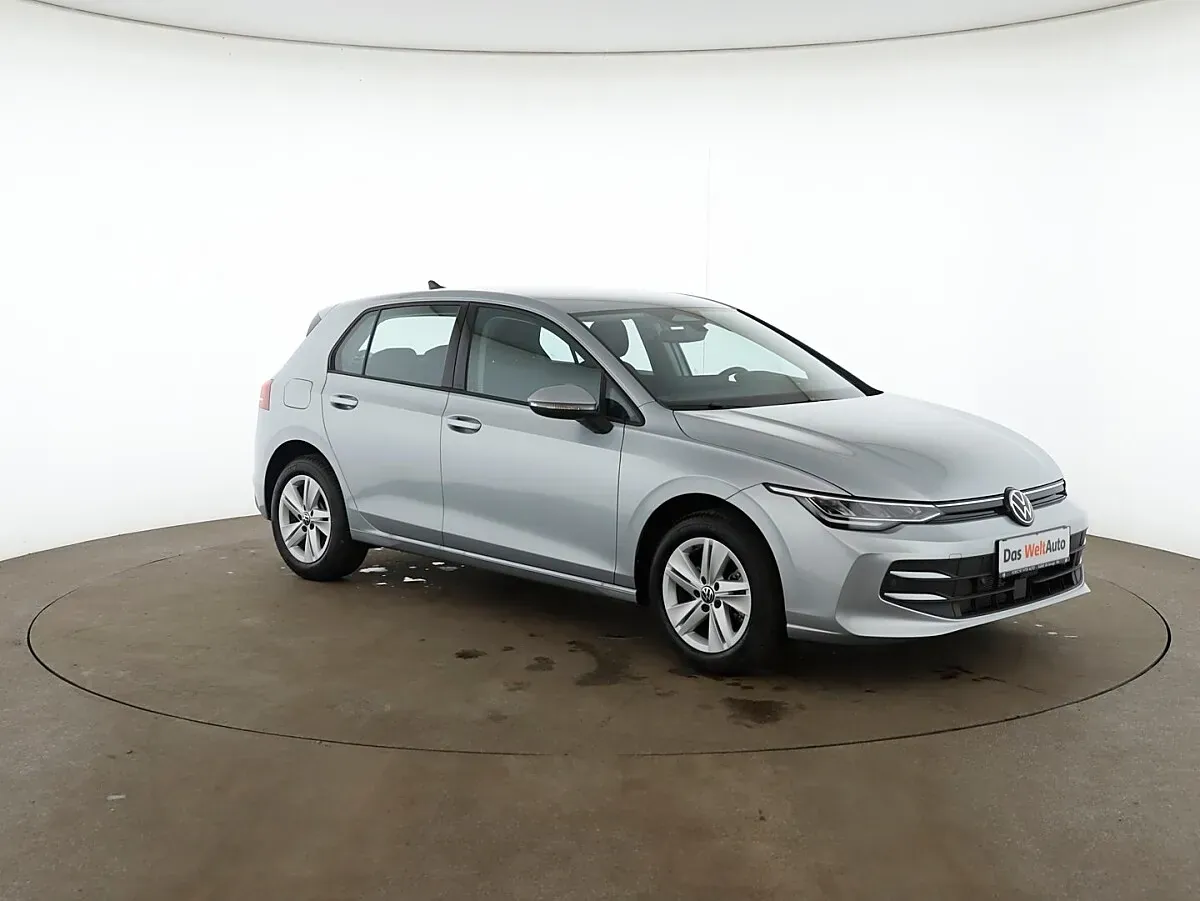 Volkswagen Golf 2025 photo 2