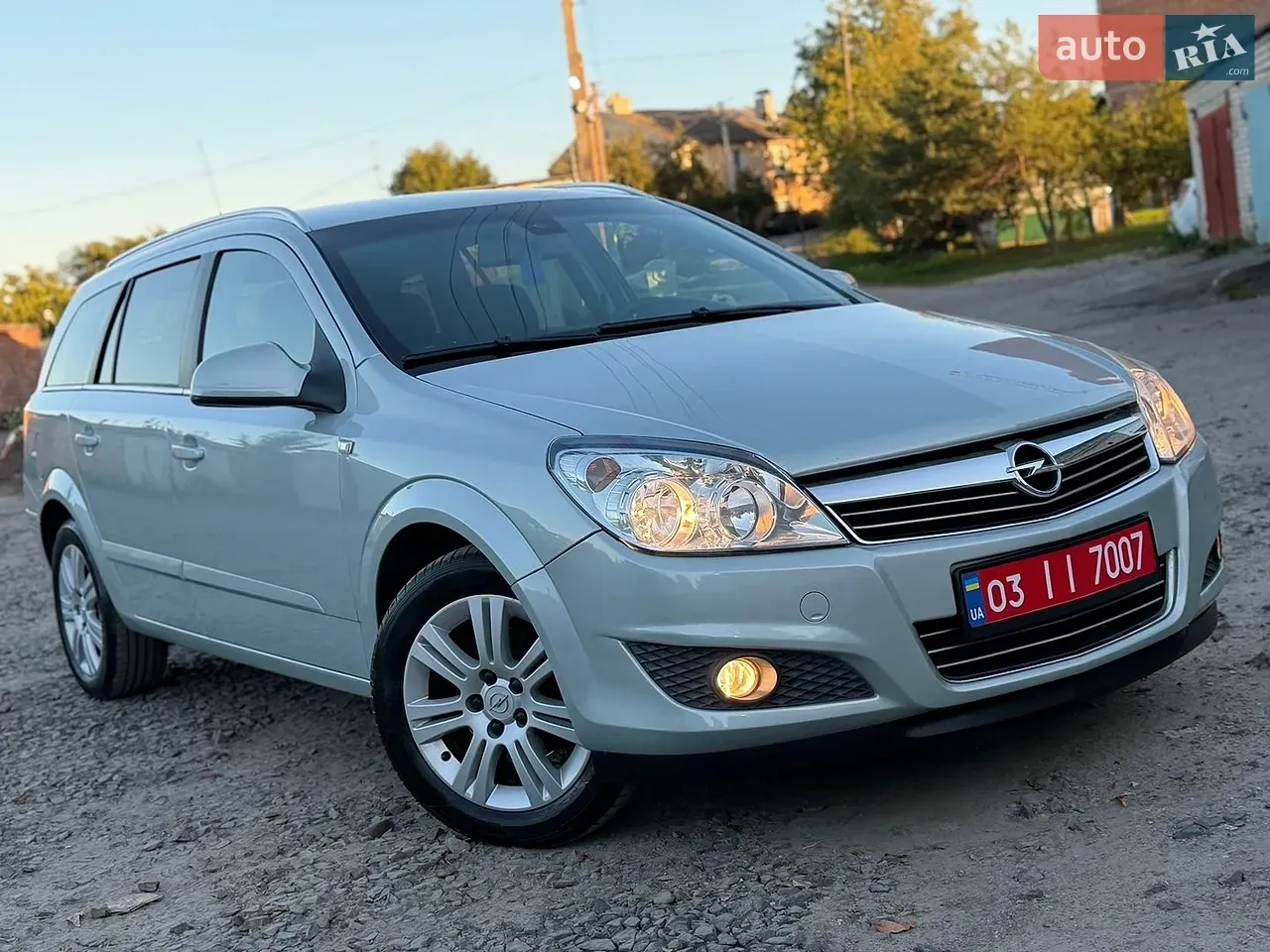 Opel Astra 2010 photo 3