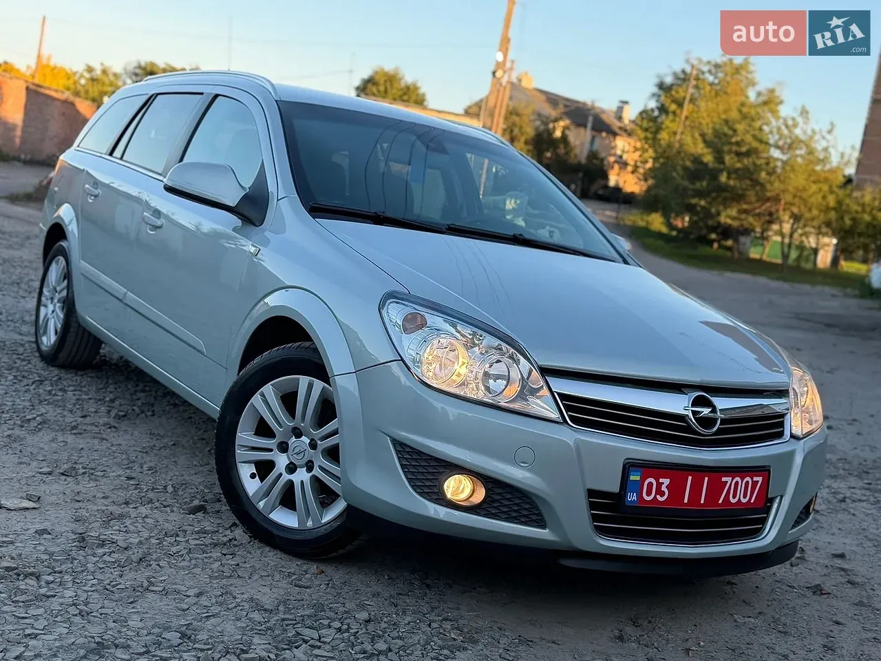Opel Astra 2010 photo 4