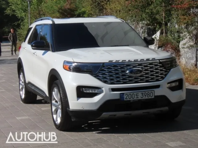 Ford Explorer 2022 photo 2
