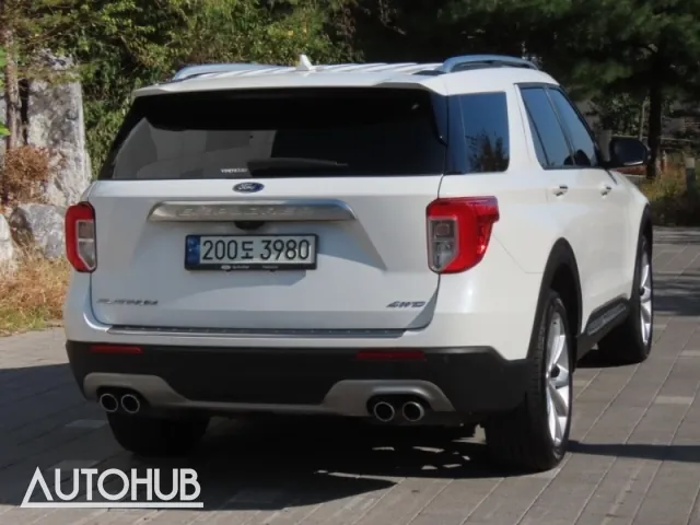 Ford Explorer 2022 photo 3